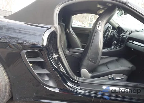 2021 Porsche 718 Boxster S z USA, uszkodzony, nr VIN WP0CB2A80MS225228